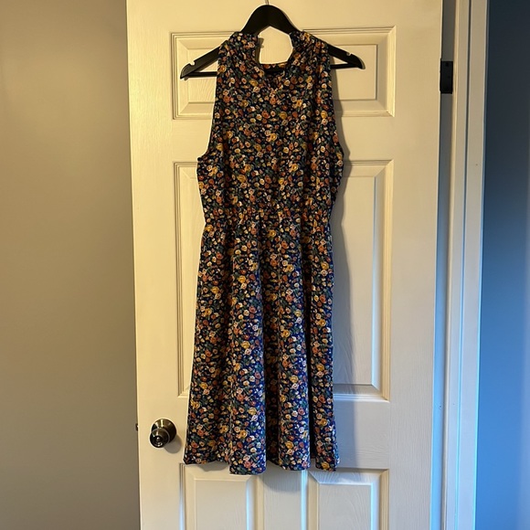 Floral Print Dress - Picture 6 of 6